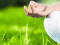 Yoga sensoriale nel bosco