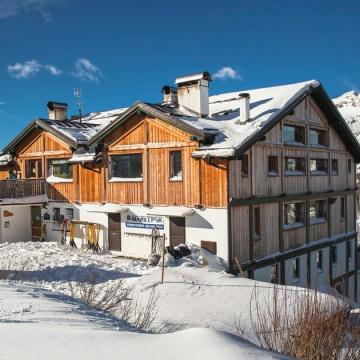 Skiarea_Campiglio-Dolomiti-di-Brenta_Rifugio-Orso-Bruno_Ph Caspar Diederick